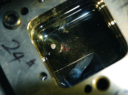 <a href='http://m.scaddd.com/product/3.htm' class='text_a'>模具激光焊機</a>修復鏡面模具效果